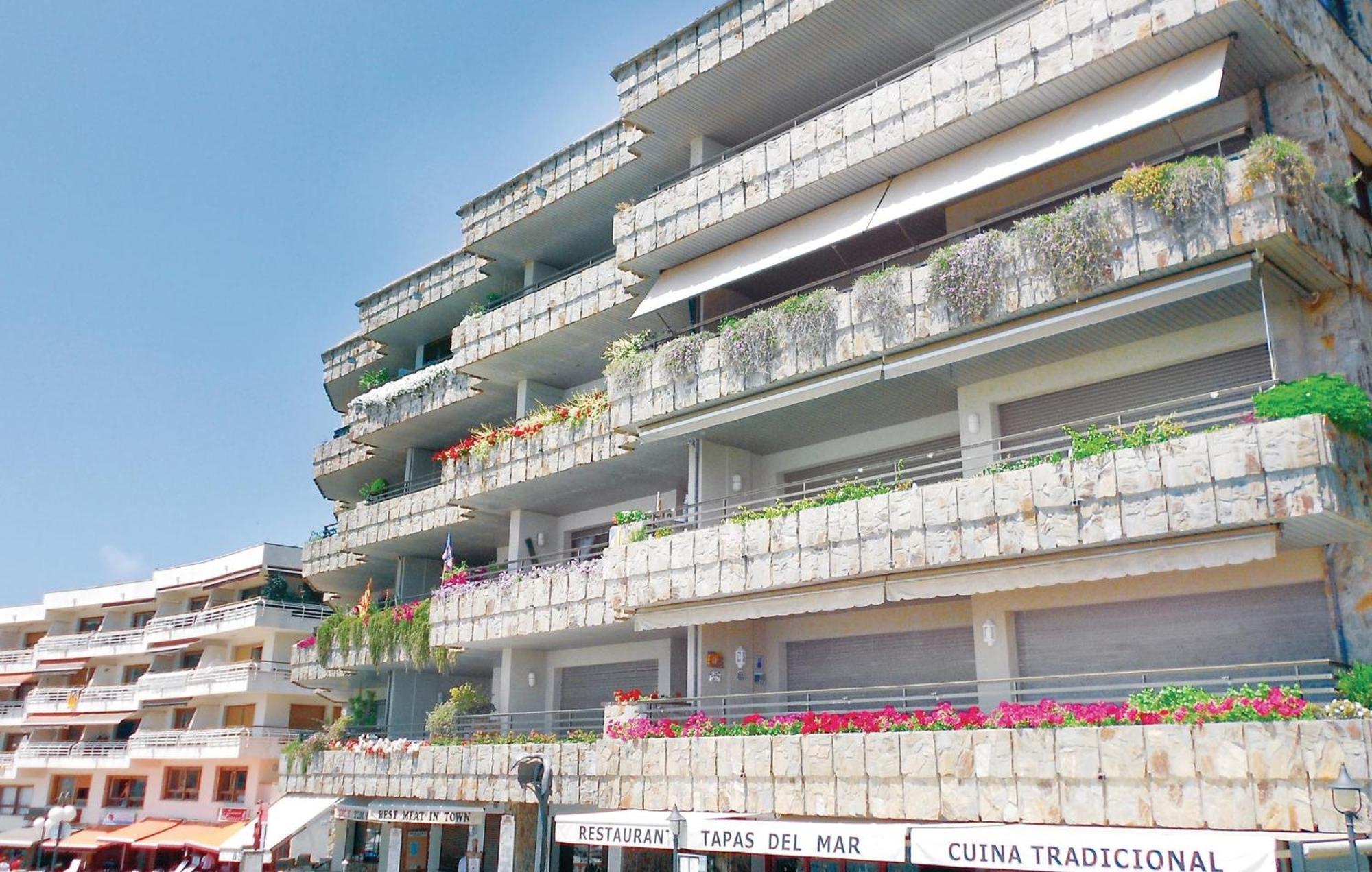 3 Bedroom Gorgeous Apartment In Tossa De Mar Ngoại thất bức ảnh